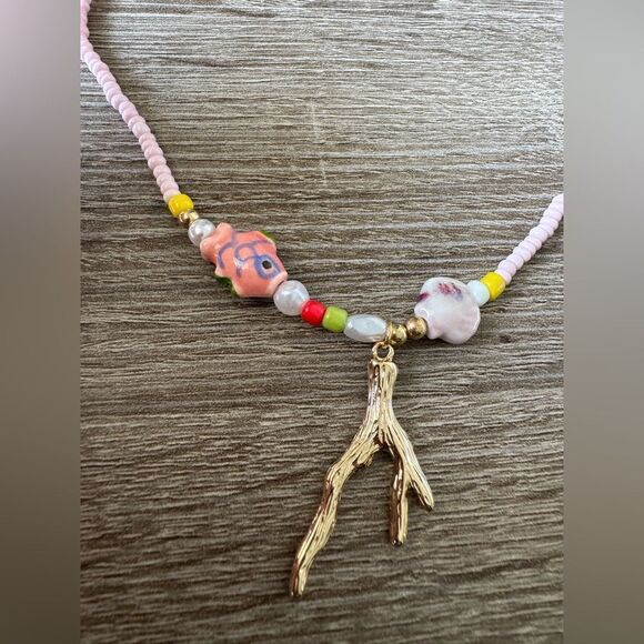 Fish with seashell detail Necklace A1248 - Picture 4 of 5